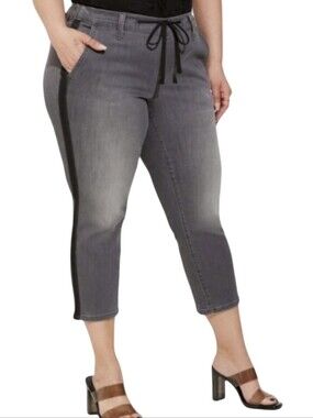 Torrid Plus-Size Gray Pull On Boyfriend Cropped Jeans Black Side‎ Stripe Plus 1X